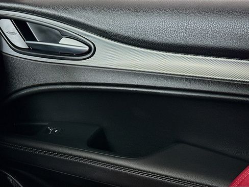 Used 2022 Alfa Romeo Stelvio Veloce image 17