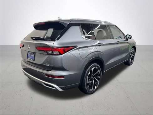 Used 2023 Mitsubishi Outlander SEL image 7