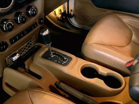 Used 2016 Jeep Wrangler Rubicon w/ Dual Top Group image 16