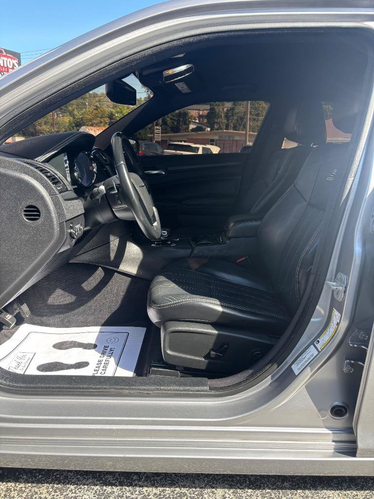 Used 2013 Chrysler 300 S RWD image 11