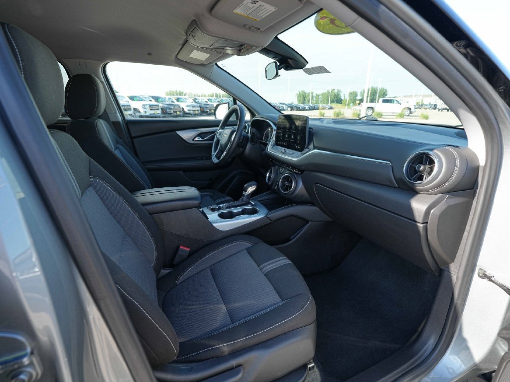 Used 2025 Chevrolet Blazer LT AWD/4WD image 24
