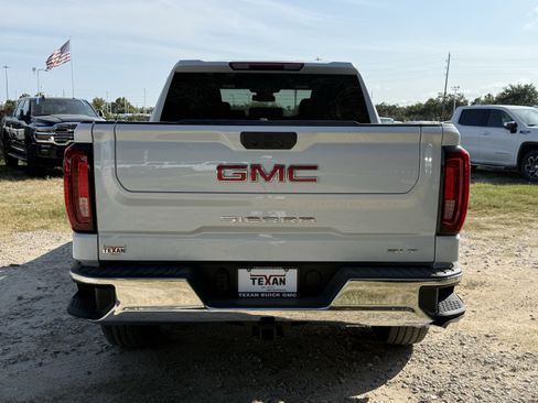 New 2026 GMC Sierra 1500 SLT image 6