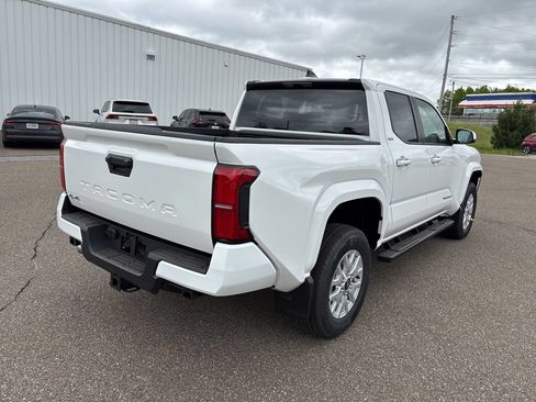 Certified 2026 Toyota Tacoma SR5 AWD/4WD image 7