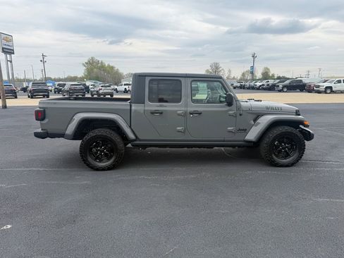 Used 2021 Jeep Gladiator Sport image 24