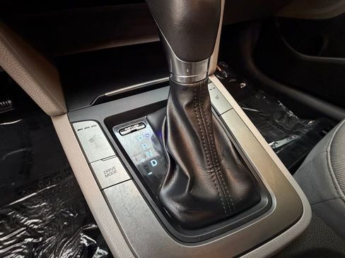 Used 2018 Hyundai Elantra Value Edition FWD image 24