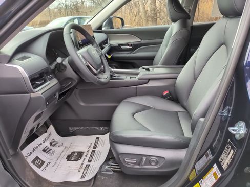 New 2026 Toyota Grand Highlander XLE AWD/4WD image 19