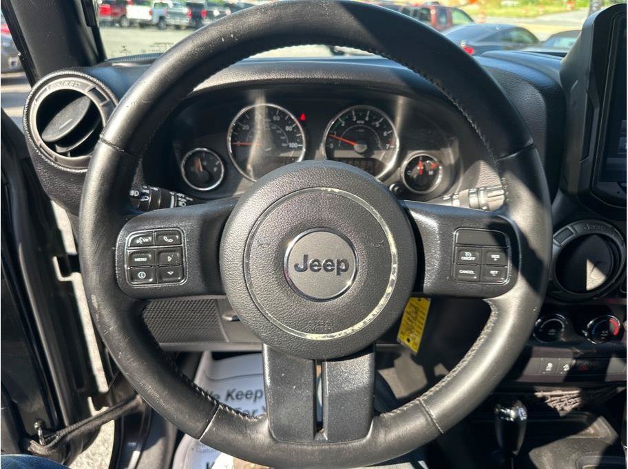 Used 2016 Jeep Wrangler Unlimited Sport w/ Connectivity Group AWD/4WD image 15