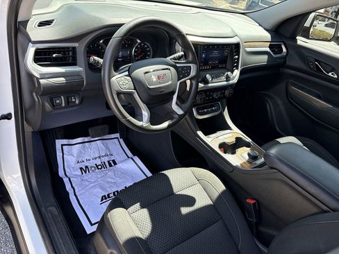 Used 2023 GMC Acadia SLE FWD image 11