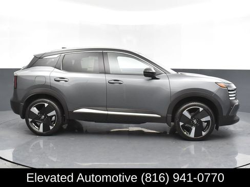 Used 2025 Nissan Kicks SR w/ Illumination Package AWD/4WD image 1