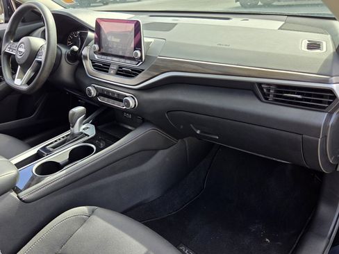 Used 2023 Nissan Altima 2.5 SV FWD image 17