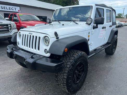 Used 2014 Jeep Wrangler Unlimited Sport w/ Connectivity Group AWD/4WD image 2