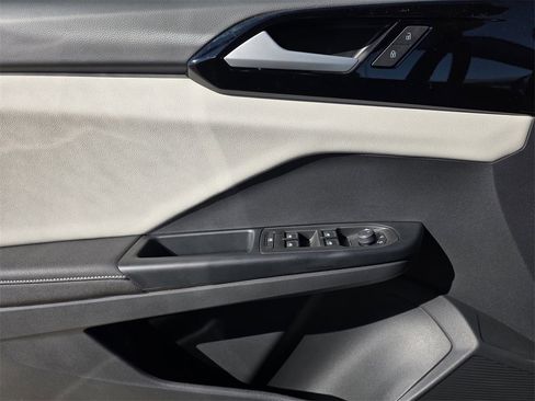 New 2026 Volkswagen Taos S image 16