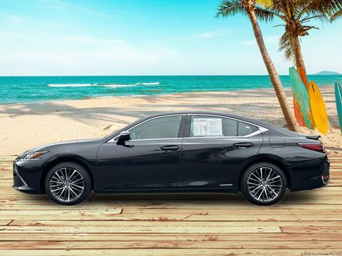 Used 2022 Lexus ES 300h w/ Premium Package FWD image 3