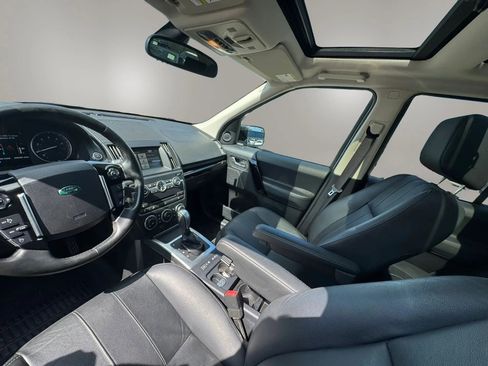 Used 2015 Land Rover LR2 HSE AWD/4WD image 12