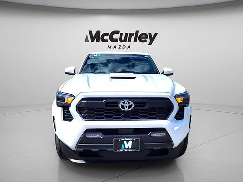 Used 2024 Toyota Tacoma TRD Sport AWD/4WD image 4