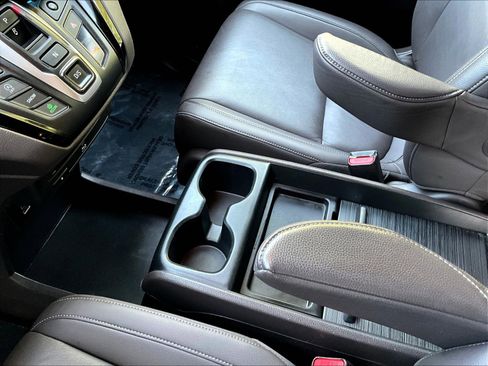 Used 2023 Honda Odyssey Touring image 18