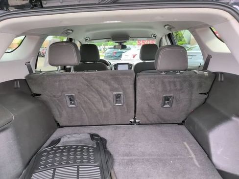 Certified 2022 GMC Terrain SLE w/ Driver Convenience Package AWD/4WD image 7