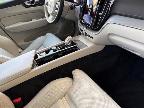 Certified 2023 Volvo XC60 T8 Ultimate image 16