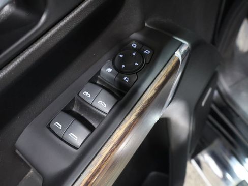 Used 2019 Chevrolet Silverado 1500 High Country image 15