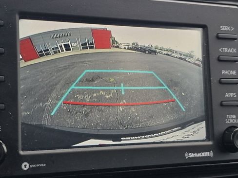 Used 2022 Toyota RAV4 LE AWD/4WD image 5
