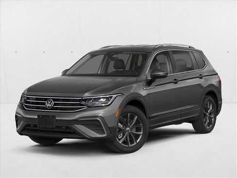 Used 2023 Volkswagen Tiguan SE image 1