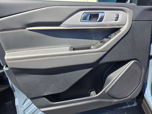 New 2026 Ford Explorer Active AWD/4WD image 10