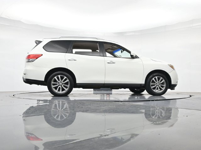 Used 2016 Nissan Pathfinder SV FWD image 35