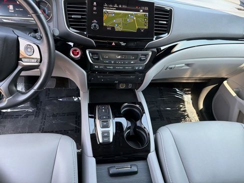 Used 2020 Honda Pilot Touring image 29