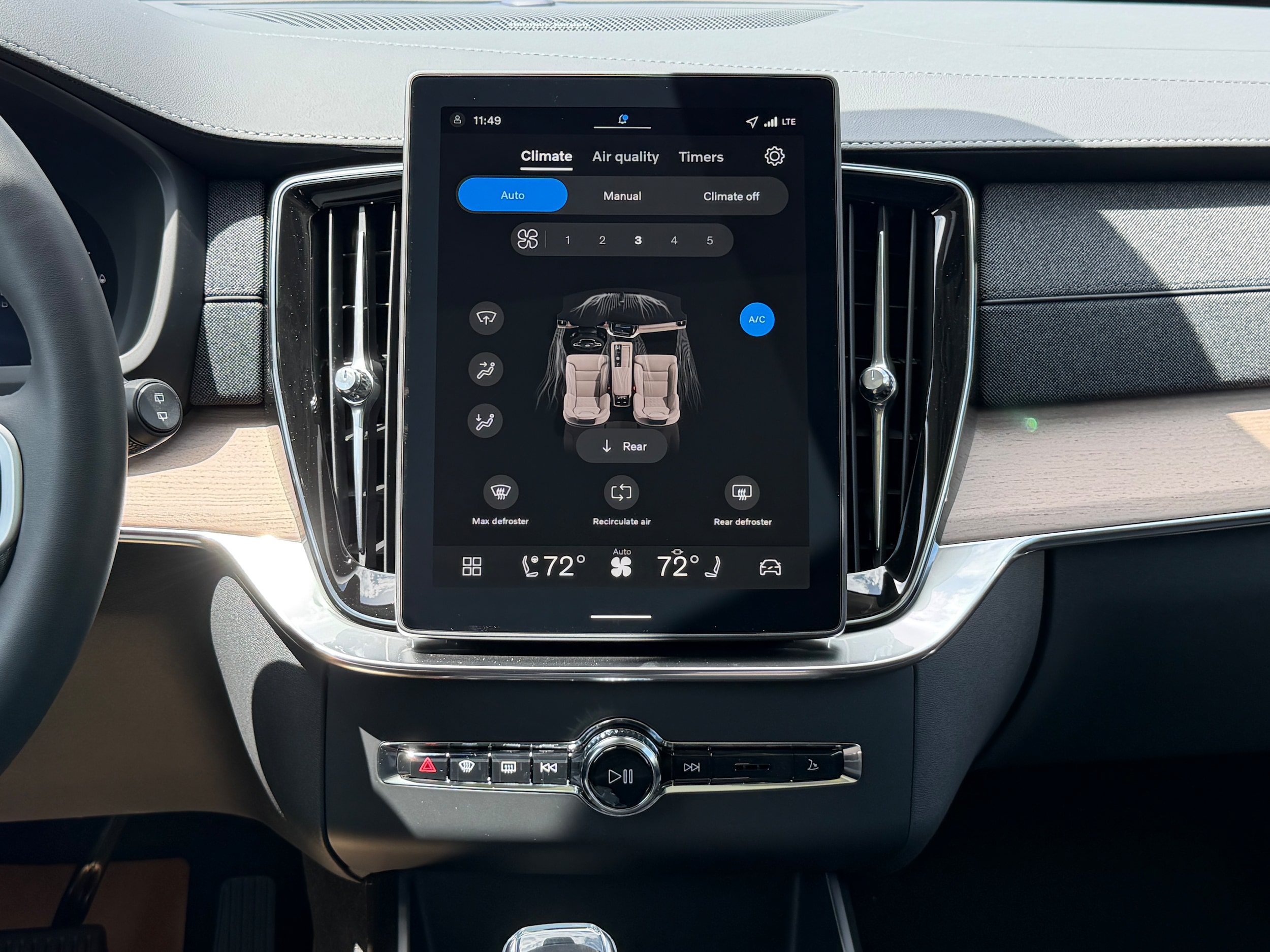 New 2026 Volvo XC90 T8 Plus AWD/4WD image 13