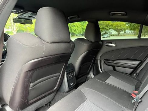 Used 2019 Dodge Charger R/T w/ Blacktop Package RWD image 15