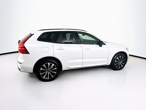 Used 2025 Volvo XC60 B5 Plus image 7