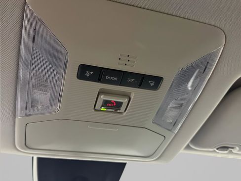 Used 2022 Toyota RAV4 LE image 21