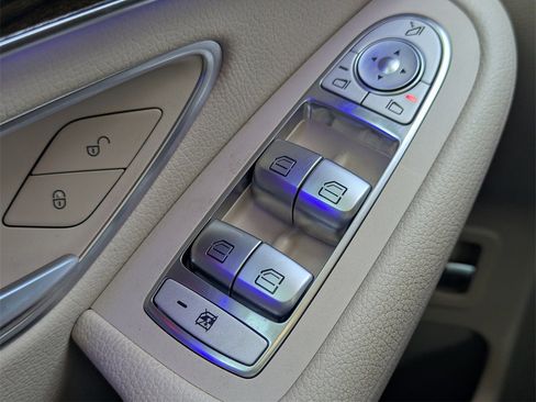 Used 2022 Mercedes-Benz GLC 300 GLC 300 w/ Premium Package Lite image 16