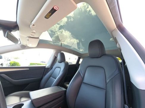 Used 2023 Tesla Model Y Long Range image 14