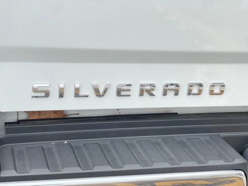 Used 2017 Chevrolet Silverado 2500 LTZ w/ Vortec Plus Package image 40