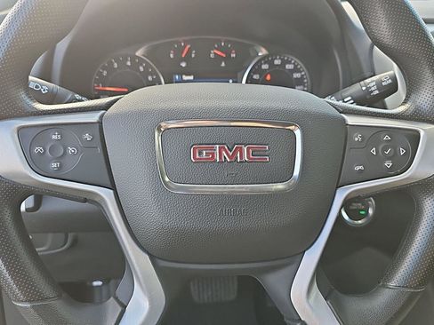 Used 2023 GMC Terrain SLE w/ Driver Convenience Package image 9