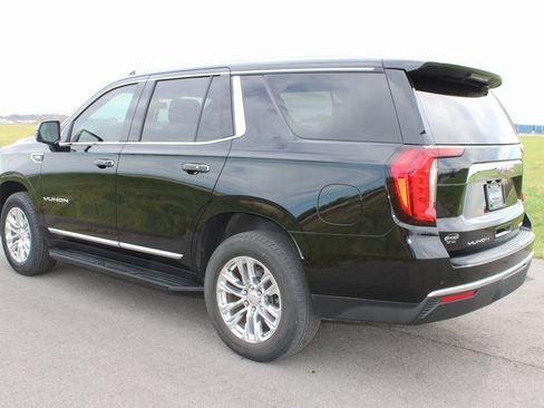 Used 2021 GMC Yukon SLT w/ SLT Premium Package image 5