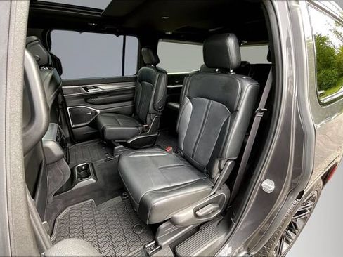Used 2025 Jeep Wagoneer Series II w/ Convenience Group I AWD/4WD image 22