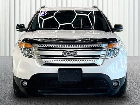 Used 2014 Ford Explorer XLT w/ Equipment Group 202A image 2