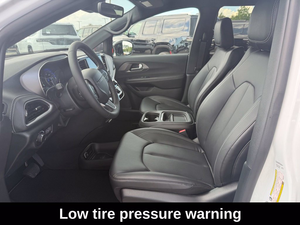 New 2027 Chrysler Pacifica Select w/ Family Tech Group FWD image 10