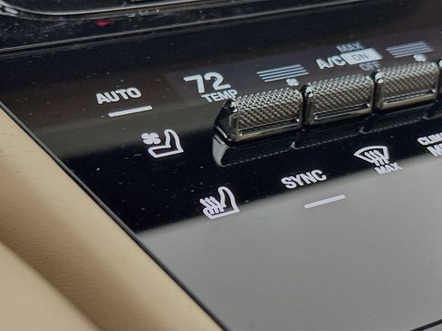 Certified 2026 Porsche Cayenne Coupe AWD/4WD image 22