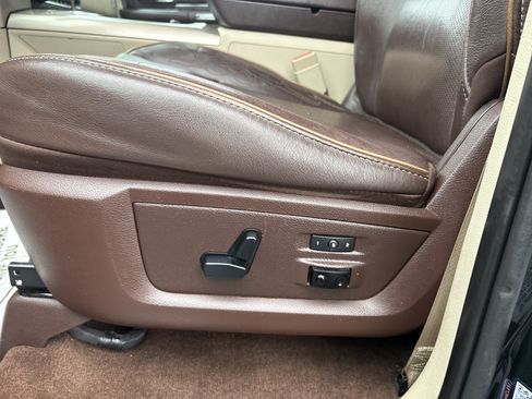 Used 2017 RAM 3500 Laramie Longhorn RWD image 16