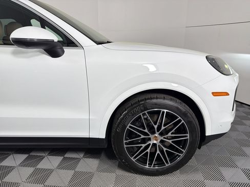 Used 2026 Porsche Cayenne AWD/4WD image 13