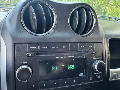 Used 2014 Jeep Compass Latitude image 14