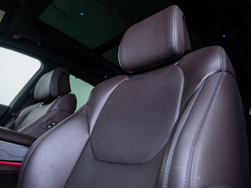 Used 2022 Genesis GV70 2.5T w/ Advanced Package image 20