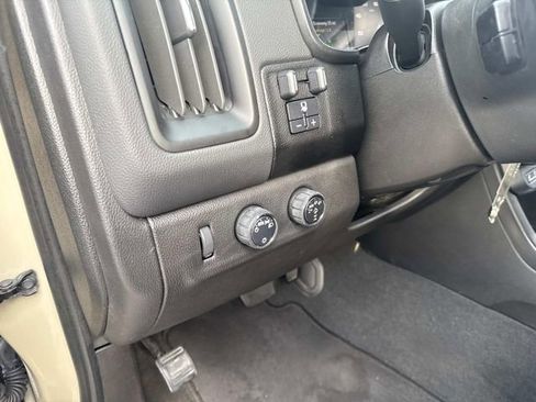 Used 2022 Chevrolet Colorado ZR2 AWD/4WD image 19