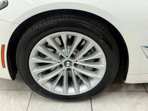 Used 2021 BMW 530i w/ Convenience Package image 38