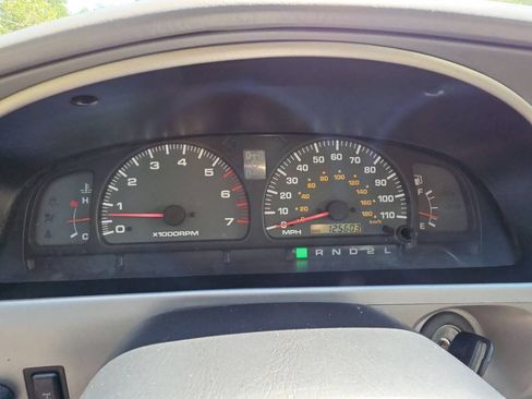 Used 2002 Toyota 4Runner SR5 AWD/4WD image 14