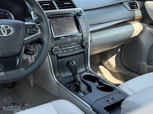 Used 2017 Toyota Camry XLE FWD image 14