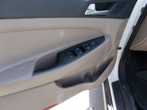 Used 2021 Hyundai Tucson SE FWD image 20